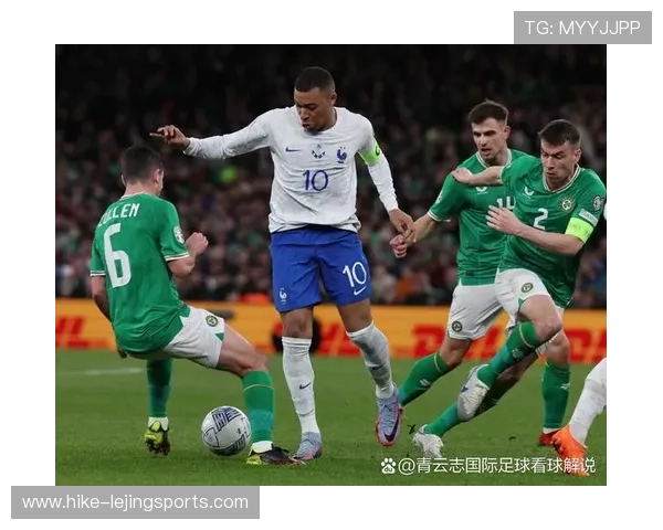 追寻绿茵场上的传奇故事足球球星们的荣耀与拼搏瞬间